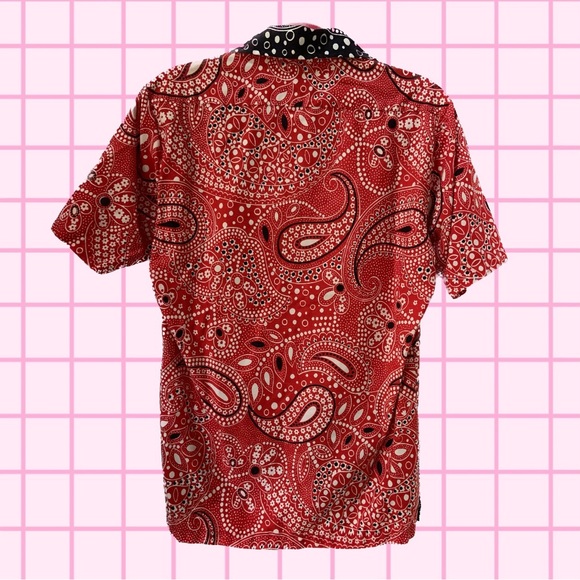 1970s Men’s/Women’s Bandana Print V-Neck Collared Shirt - Picture 2 of 7